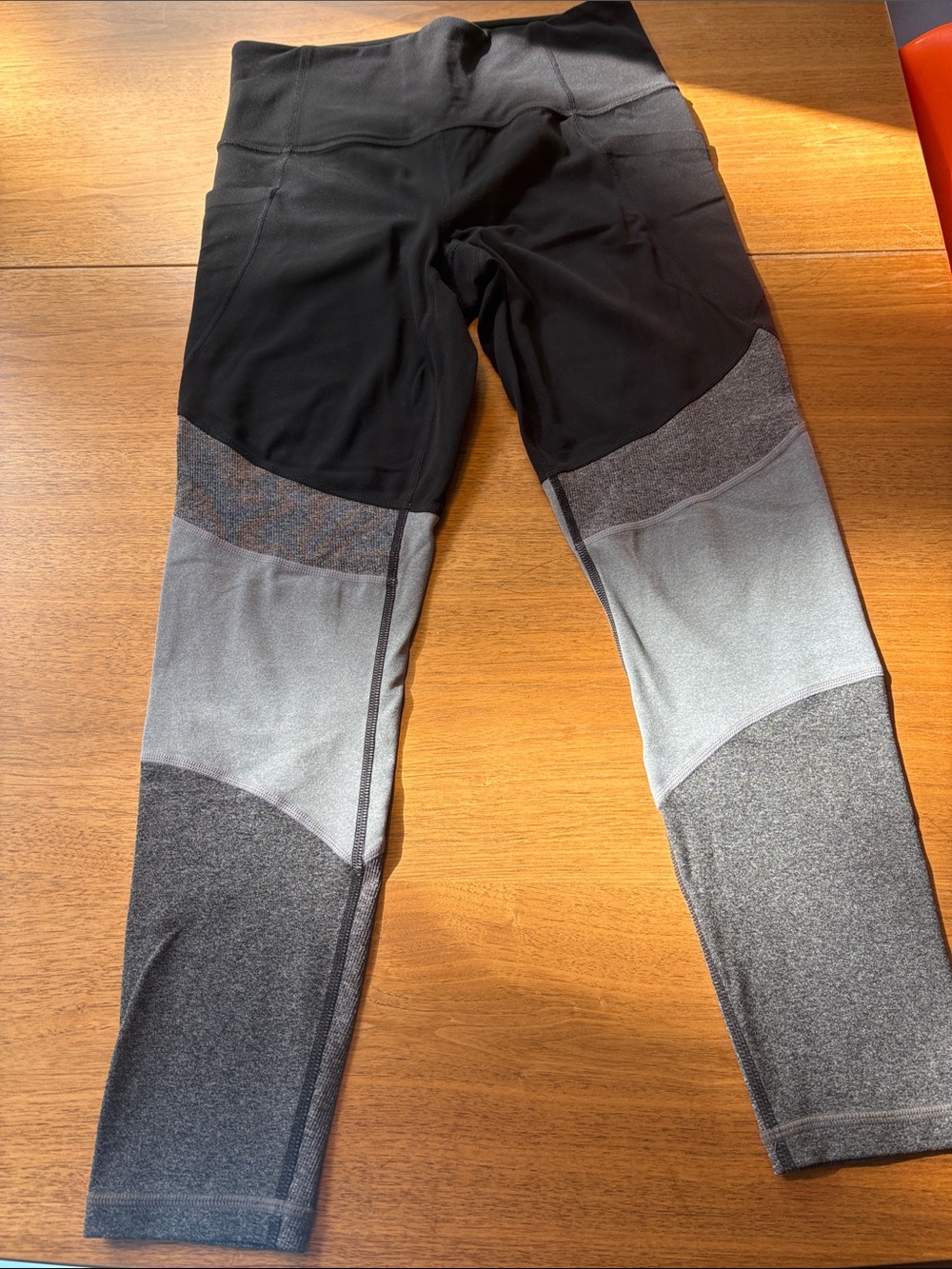 Athleta womens Black & Gray Colorblock Performance Leggings